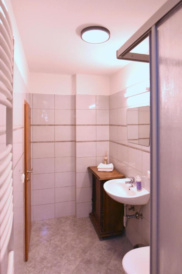 Salina Number 1 Apartment Glorenza Luaran gambar
